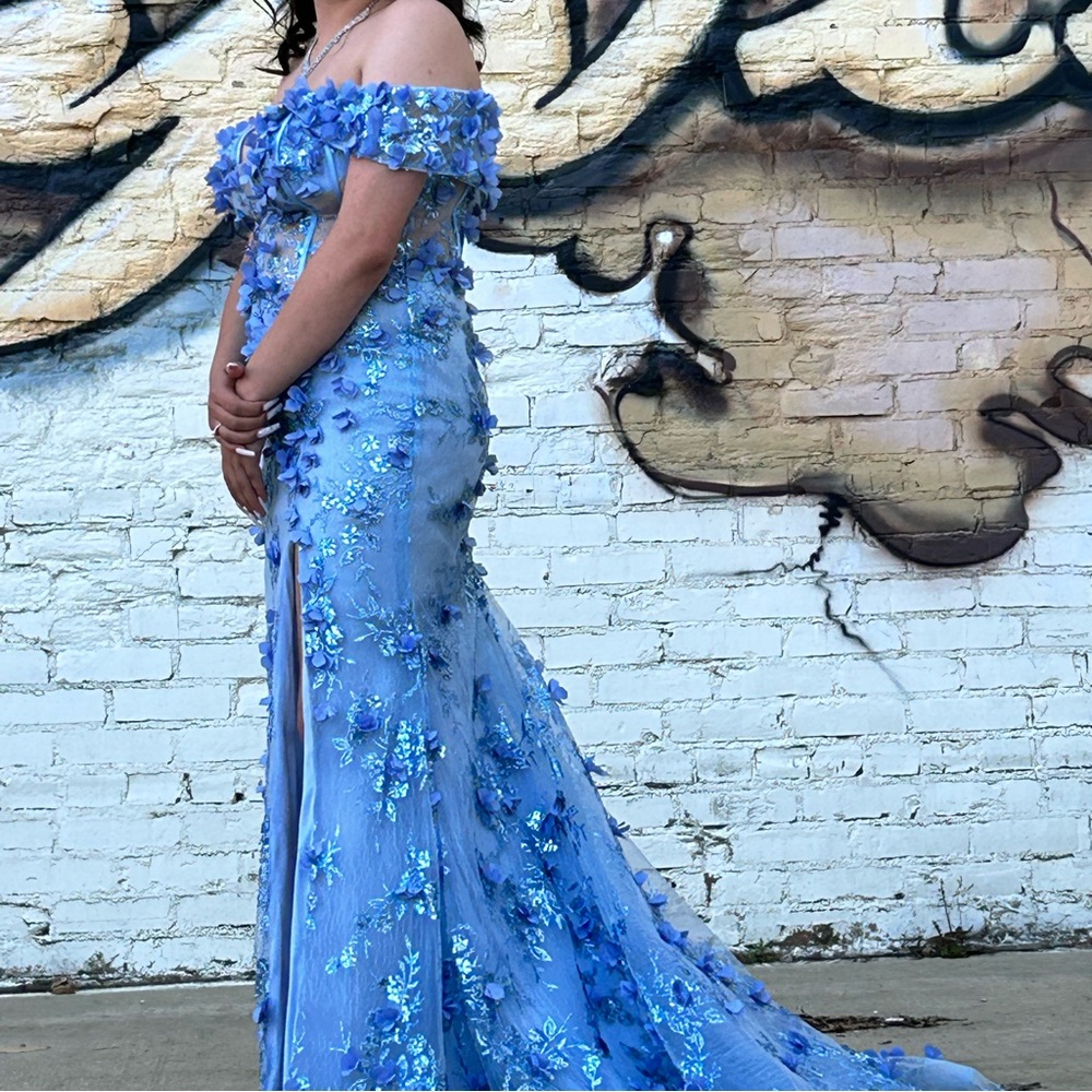 I’m selling my prom dress only been worn once’s